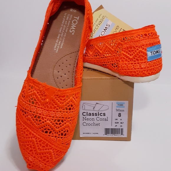 TOMS Neon Coral Crochet - Picture 1 of 4